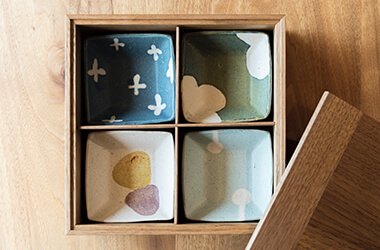 Knickknacks brimming with the warmth of wood