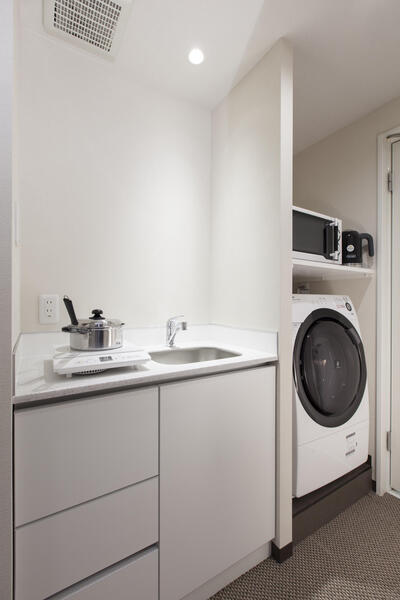 洗濯乾燥機＆ミニキッチン_Washer Dryer & Kitchenette.jpg